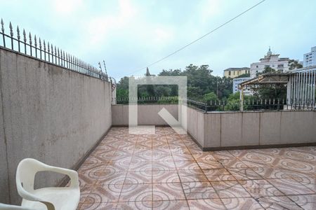 Casa à venda com 215m², 3 quartos e 2 vagas Casa à venda com 215m², 3 quartos e 2 vagasVaranda quarto 2