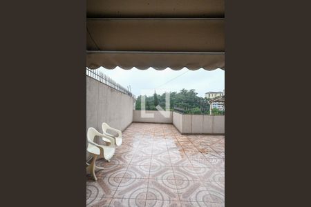 Casa à venda com 215m², 3 quartos e 2 vagas Casa à venda com 215m², 3 quartos e 2 vagasVaranda quarto 2