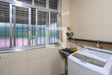 Casa à venda com 215m², 3 quartos e 2 vagas Casa à venda com 215m², 3 quartos e 2 vagasÁrea de Serviço