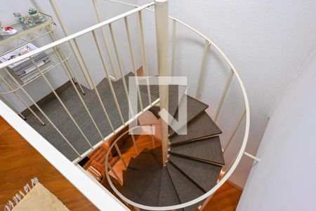 Escada de casa à venda com 3 quartos, 215m² em Aclimação, São Paulo