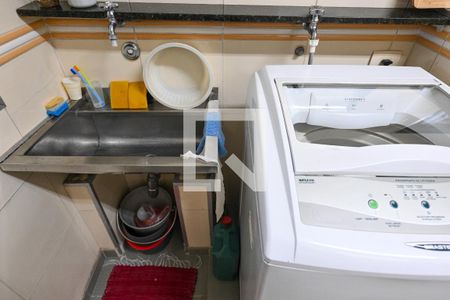 Casa à venda com 215m², 3 quartos e 2 vagas Casa à venda com 215m², 3 quartos e 2 vagasÁrea de Serviço