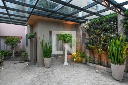 Casa à venda com 215m², 3 quartos e 2 vagas Casa à venda com 215m², 3 quartos e 2 vagasGaragem