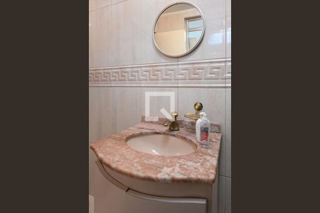 Casa à venda com 215m², 3 quartos e 2 vagas Casa à venda com 215m², 3 quartos e 2 vagasBanheiro 2