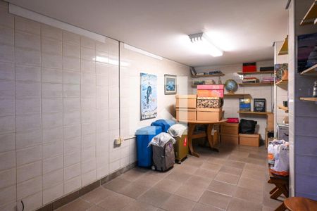 Casa à venda com 215m², 3 quartos e 2 vagas Casa à venda com 215m², 3 quartos e 2 vagasSótão