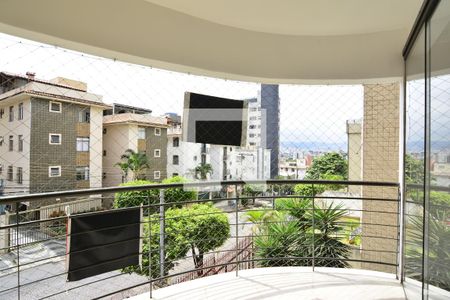 Varanda  de apartamento à venda com 4 quartos, 115m² em Caiçara-adelaide, Belo Horizonte