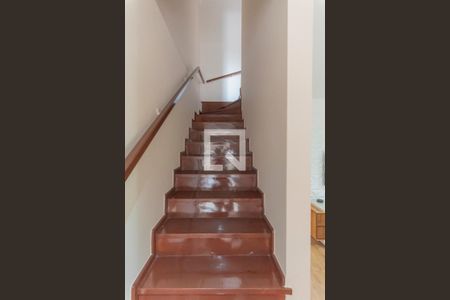 Escada da Sala de casa à venda com 2 quartos, 183m² em Jardim Novo Campos Elíseos, Campinas