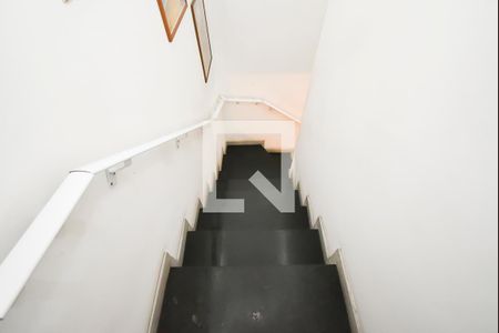 Escada de casa à venda com 3 quartos, 161m² em Vila Nivi, São Paulo