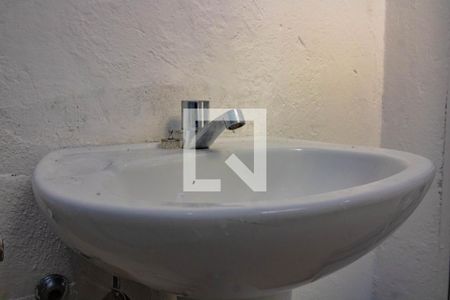 Banheiro de casa para alugar com 1 quarto, 60m² em Vila da Saúde, São Paulo