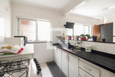 Casa à venda com 300m², 4 quartos e 5 vagasCozinha 