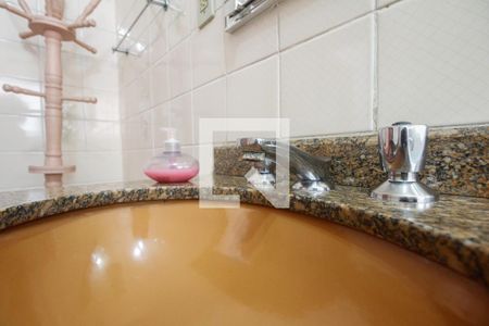 Casa à venda com 300m², 4 quartos e 5 vagasBanheiro Suíte 1