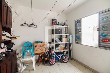 Casa à venda com 300m², 4 quartos e 5 vagasQuarto de Serviço 