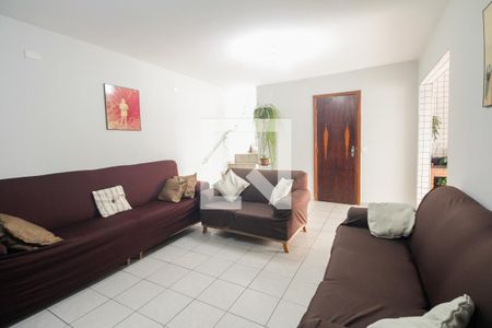 Casa à venda com 300m², 4 quartos e 5 vagasSala de TV