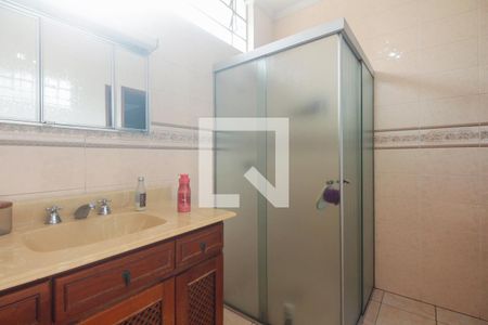 Casa à venda com 300m², 4 quartos e 5 vagasBanheiro Suíte 2