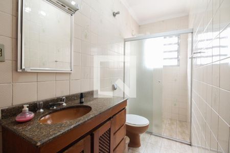 Casa à venda com 300m², 4 quartos e 5 vagasBanheiro Suíte 1