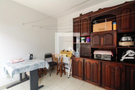 Casa à venda com 300m², 4 quartos e 5 vagasQuarto de Serviço 