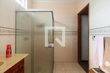 Casa à venda com 300m², 4 quartos e 5 vagasBanheiro Suíte 2