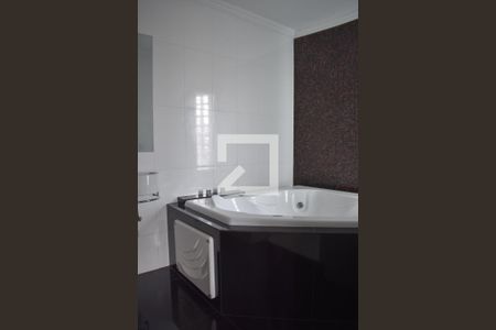 Banheiro Suíte de casa para alugar com 3 quartos, 162m² em Parolin, Curitiba