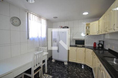 Apartamento para alugar com 144m², 3 quartos e 1 vagaCozinha