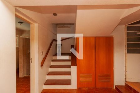 Escada de casa para alugar com 3 quartos, 202m² em Mauá, Novo Hamburgo