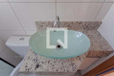 Banheiro de apartamento para alugar com 2 quartos, 45m² em Juliana, Belo Horizonte