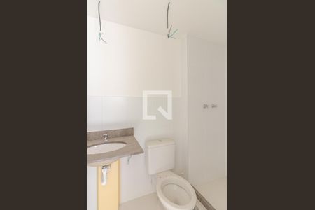 Banheiro da Suite de apartamento à venda com 2 quartos, 65m² em Farrapos, Porto Alegre
