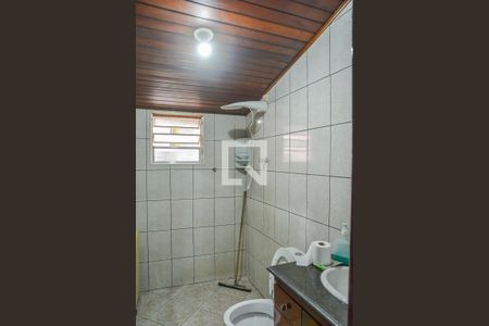 Casa para alugar com 1200m², 3 quartos e 8 vagasBanheiro de serviço