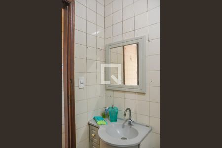 Casa para alugar com 1200m², 3 quartos e 8 vagasBanheiro 2