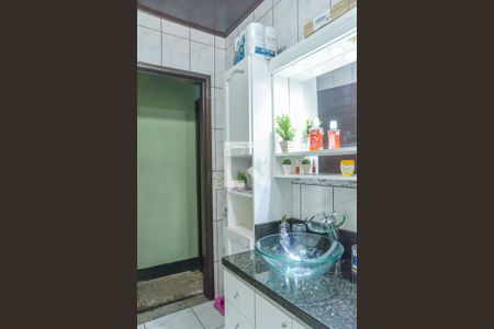 Casa para alugar com 1200m², 3 quartos e 8 vagasBanheiro