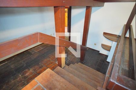 Escada - Sala 2 de casa à venda com 4 quartos, 340m² em Boa Vista, Porto Alegre