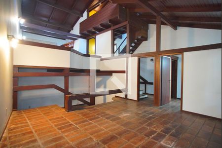 Sala de casa à venda com 4 quartos, 340m² em Boa Vista, Porto Alegre