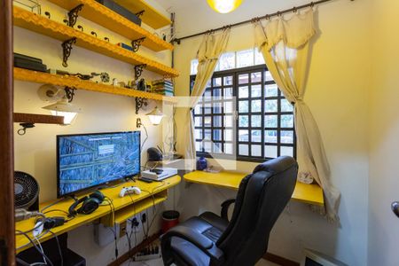 Casa à venda com 780m², 3 quartos e 7 vagasEscritório/Quarto 