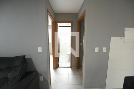 Corredor  de apartamento para alugar com 2 quartos, 43m² em Cardoso Continuação, Aparecida de Goiânia