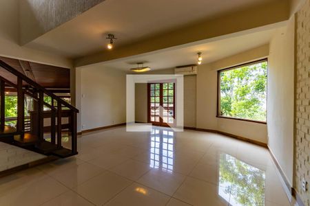 Sala 2 de casa à venda com 4 quartos, 385m² em Itaipu, Niterói