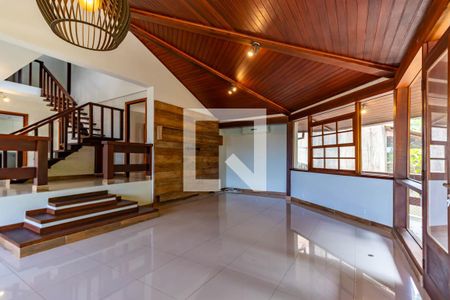 Sala 1 de casa à venda com 4 quartos, 385m² em Itaipu, Niterói