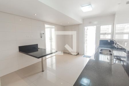 Casa à venda com 350m², 4 quartos e 4 vagas Casa à venda com 350m², 4 quartos e 4 vagasCozinha