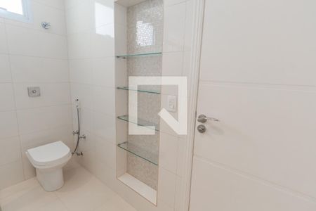 Casa à venda com 350m², 4 quartos e 4 vagas Casa à venda com 350m², 4 quartos e 4 vagasBanheiro da Suíte 2