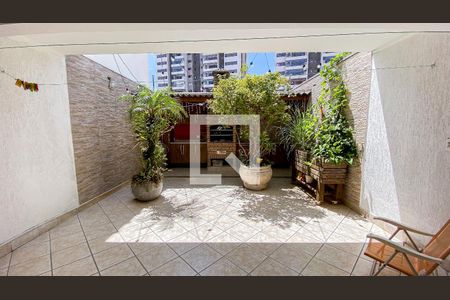 Casa à venda com 220m², 4 quartos e 4 vagas Casa à venda com 220m², 4 quartos e 4 vagasQuintal - Churrasqueira