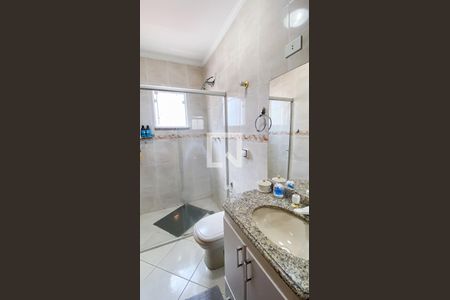 Casa à venda com 220m², 4 quartos e 4 vagas Casa à venda com 220m², 4 quartos e 4 vagasBanheiro da Suíte 2