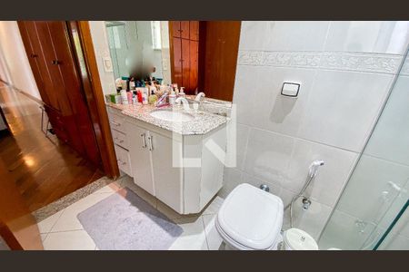 Casa à venda com 220m², 4 quartos e 4 vagas Casa à venda com 220m², 4 quartos e 4 vagasBanheiro da Suíte 1