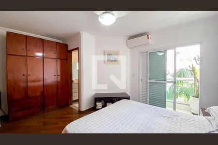Casa à venda com 220m², 4 quartos e 4 vagas Casa à venda com 220m², 4 quartos e 4 vagasSuite 1