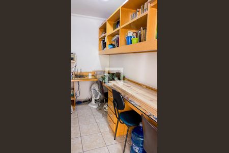 Casa à venda com 220m², 4 quartos e 4 vagas Casa à venda com 220m², 4 quartos e 4 vagasQuarto do Quintal