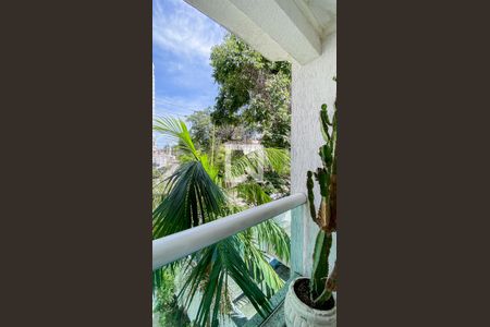 Casa à venda com 220m², 4 quartos e 4 vagas Casa à venda com 220m², 4 quartos e 4 vagasVaranda da Suíte 1