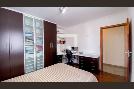 Casa à venda com 220m², 4 quartos e 4 vagas Casa à venda com 220m², 4 quartos e 4 vagasQuarto 2