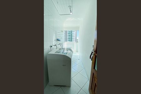 Casa à venda com 220m², 4 quartos e 4 vagas Casa à venda com 220m², 4 quartos e 4 vagasÁrea de Serviço