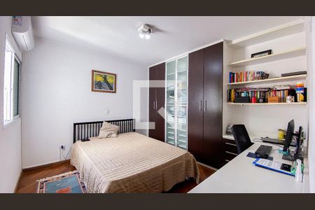 Casa à venda com 220m², 4 quartos e 4 vagas Casa à venda com 220m², 4 quartos e 4 vagasQuarto 2