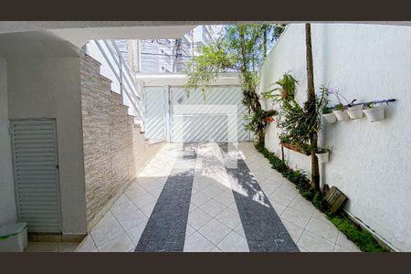 Casa à venda com 220m², 4 quartos e 4 vagas Casa à venda com 220m², 4 quartos e 4 vagasGaragem