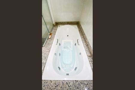 Casa à venda com 220m², 4 quartos e 4 vagas Casa à venda com 220m², 4 quartos e 4 vagasBanheiro da Suíte 1