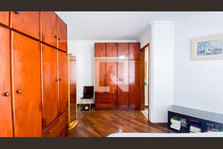 Casa à venda com 220m², 4 quartos e 4 vagas Casa à venda com 220m², 4 quartos e 4 vagasSuite 1