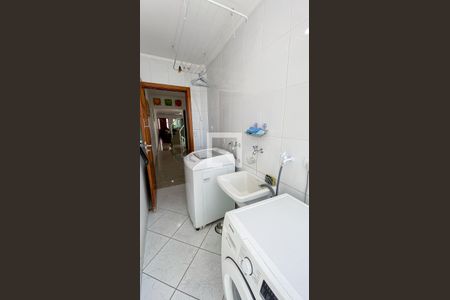 Casa à venda com 220m², 4 quartos e 4 vagas Casa à venda com 220m², 4 quartos e 4 vagasÁrea de Serviço