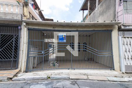 Casa para alugar com 110m², 2 quartos e 1 vaga Casa para alugar com 110m², 2 quartos e 1 vagaFachada